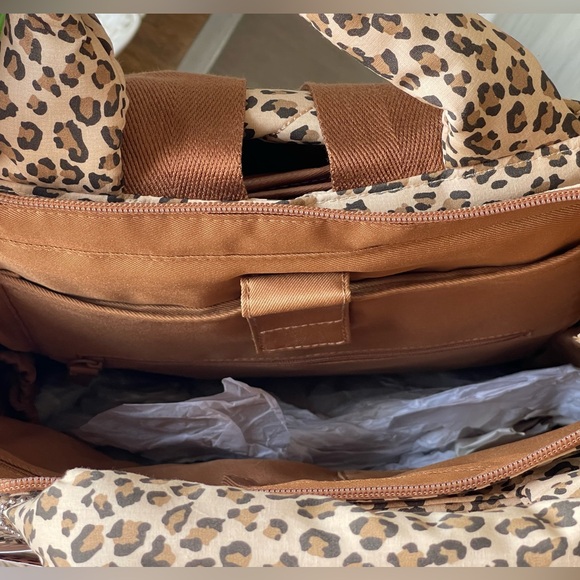 The Backpack Tote in Wild Child - BEIS Diaper Bag - Picture 6 of 8